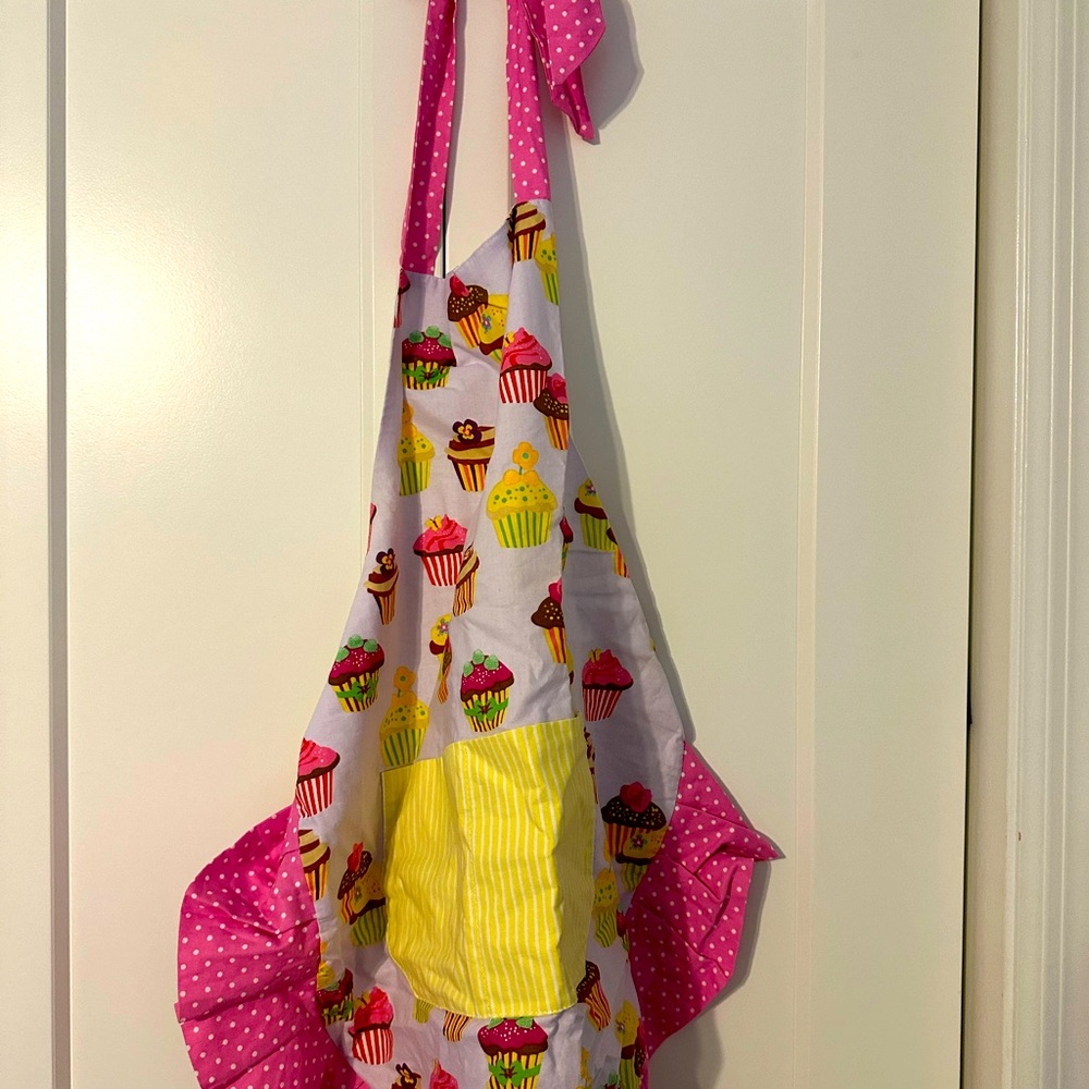 Cupcake Print🧁 Apron Baking - Picture 4 of 4